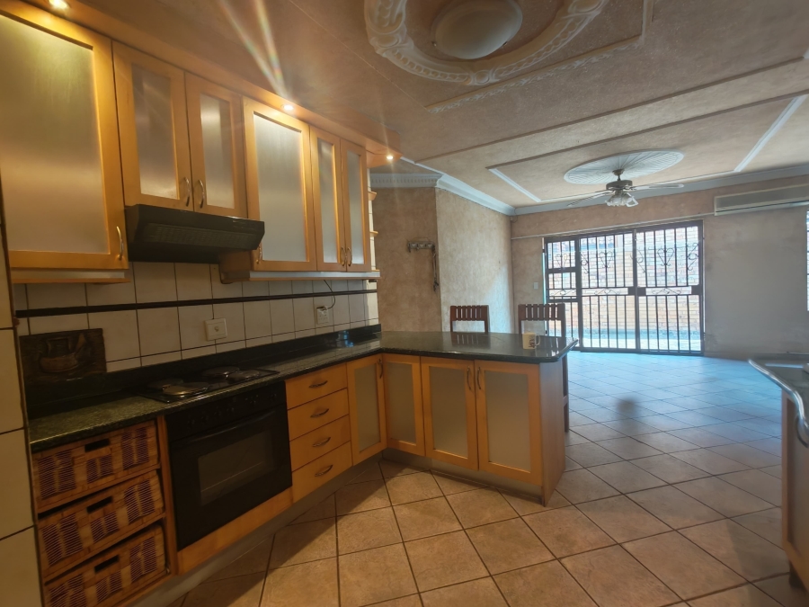 3 Bedroom Property for Sale in Azalea Park North West